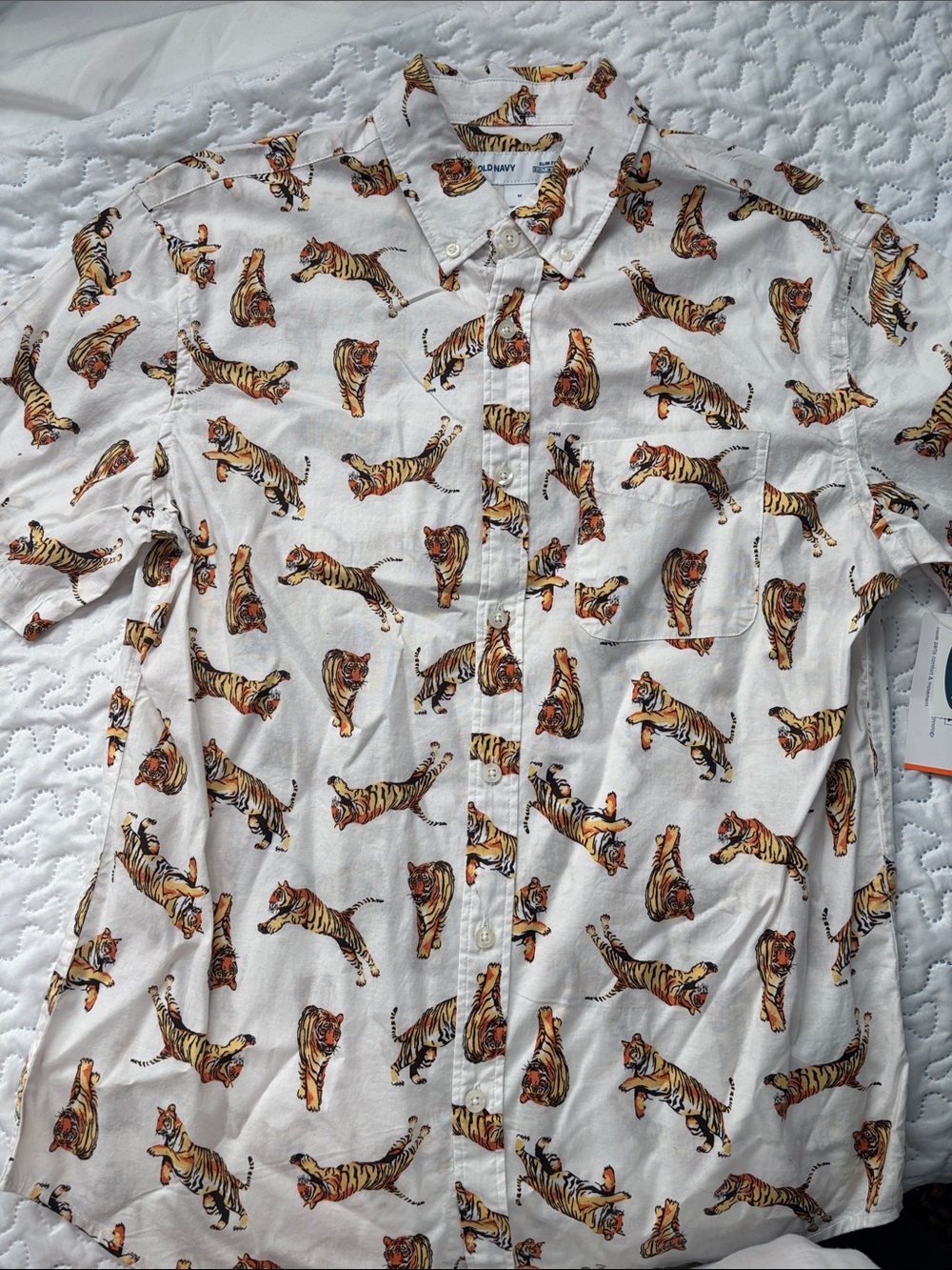 Old Navy White Short-Sleeve Button-Down Shirt with Tiger Print